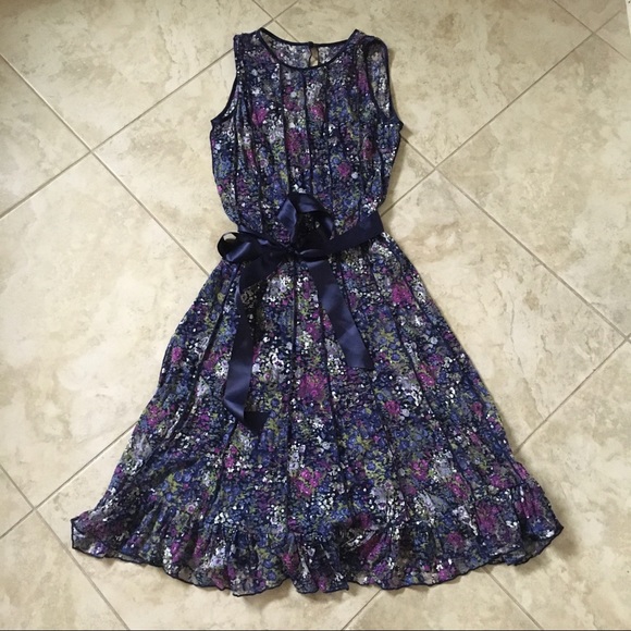 Christopher & Banks Dresses & Skirts - Like new Beautiful women dress size 6
